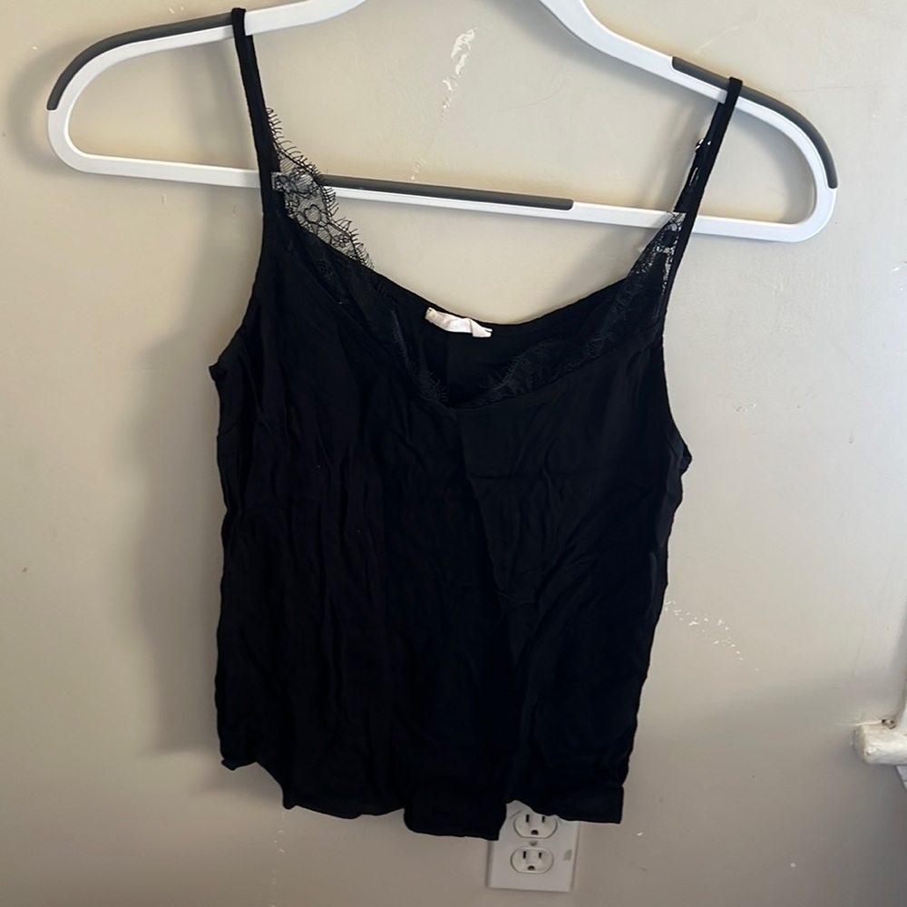 Black lace top tank in good condition